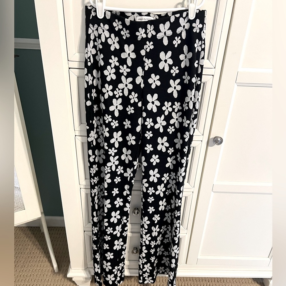 Urban Outfitters bell bottom flared flower pants.  medium. Elastic waist.